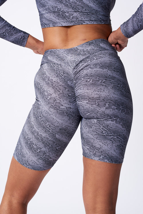 Onyx Scrunch Shorts